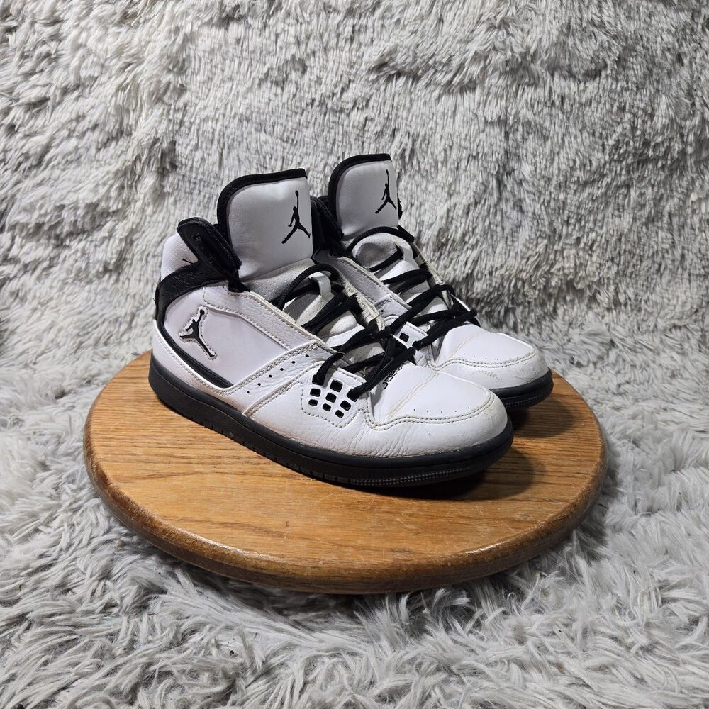 Jordan 1 Flight Mid Mens White Black High Top Basketball Sneaker Size 7.5 Retro